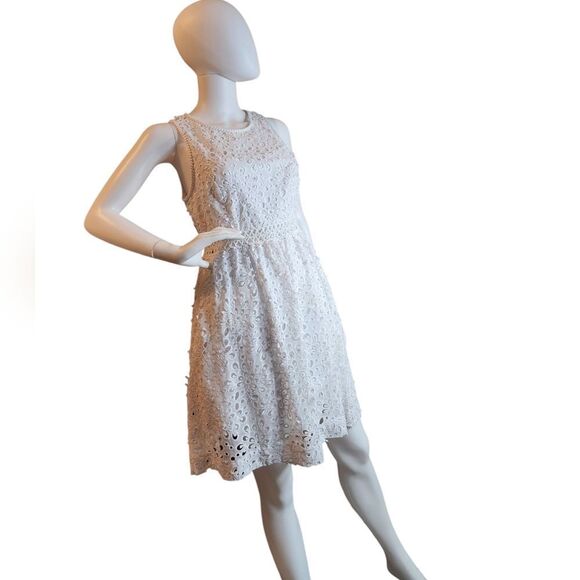 Lilly Pulitzer - Picture 5 of 17